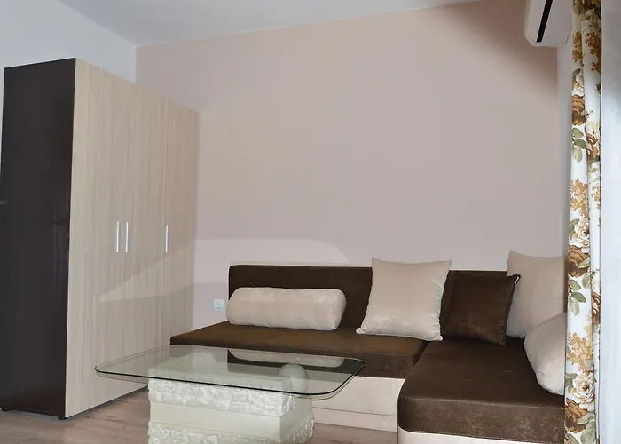 Къща за гости Valentines 3*